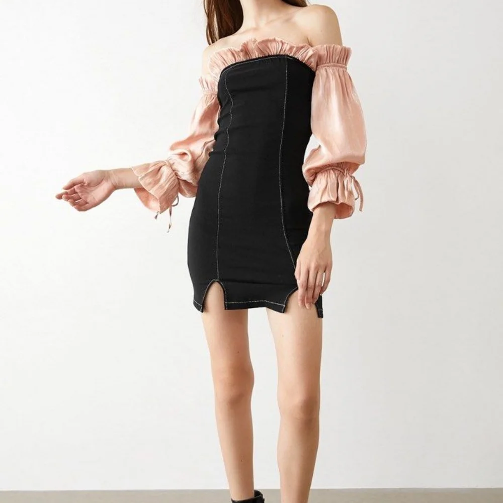 Off Shoulder mini dress Small - Picture 2 of 4